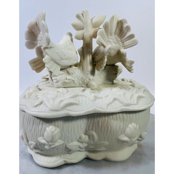 Vtg Bisque Porcelain Two Dove & Roses Heart Shaped Lidded Cream Trinket Box Gift - Picture 3 of 10